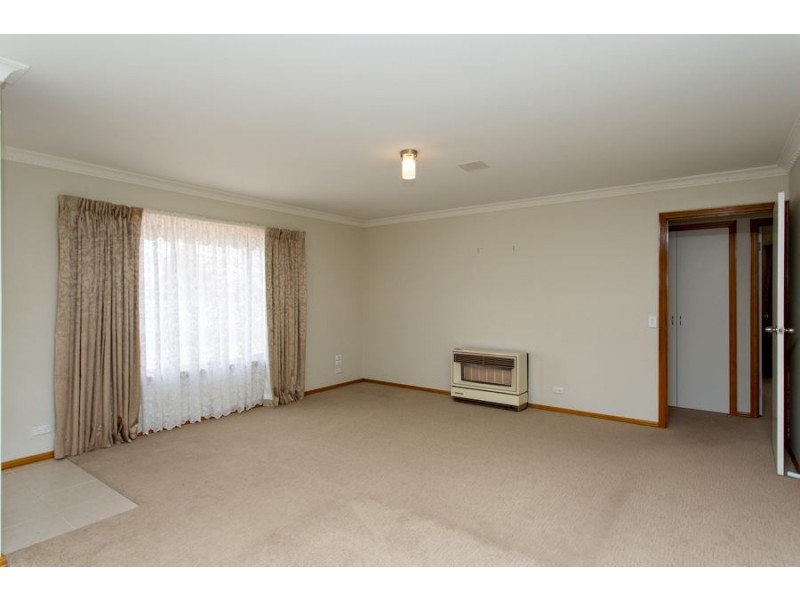 1/451 Forest Street, Wendouree VIC 3355