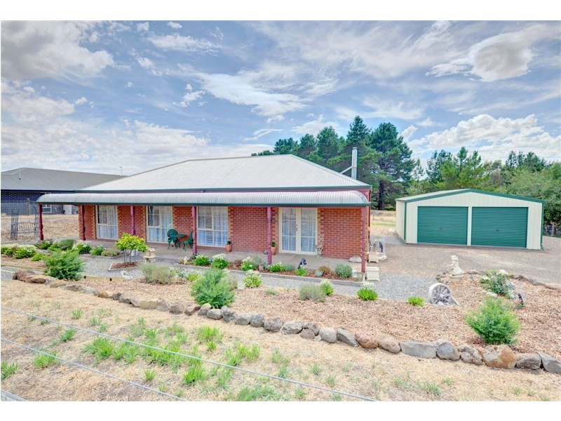 51 Linton-Piggoreet Road, Linton VIC 3360