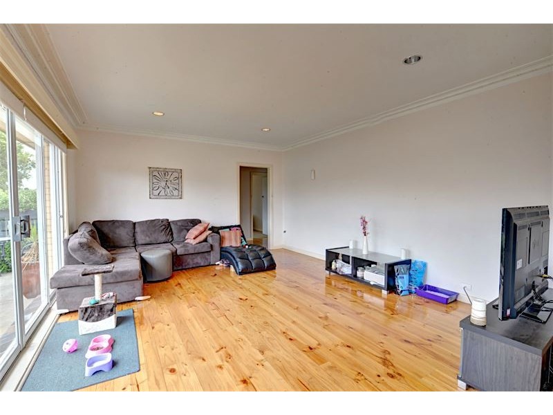 4 Towong Street, Alfredton VIC 3350