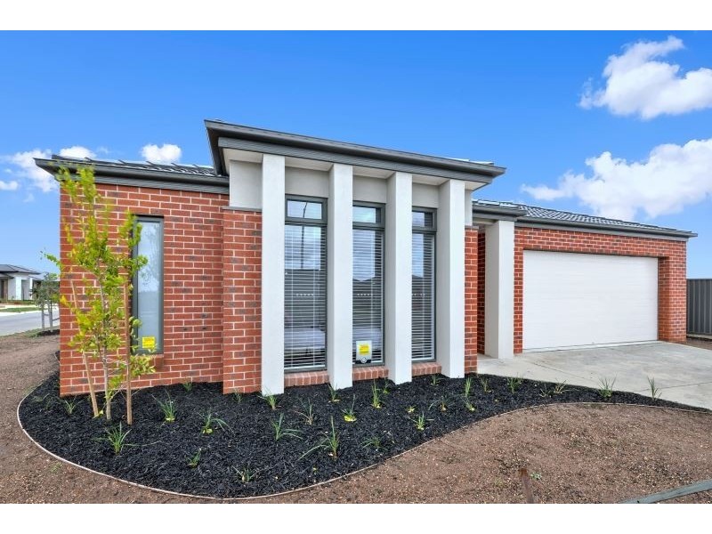 72 Ascot Gardens Drive, Delacombe VIC 3356