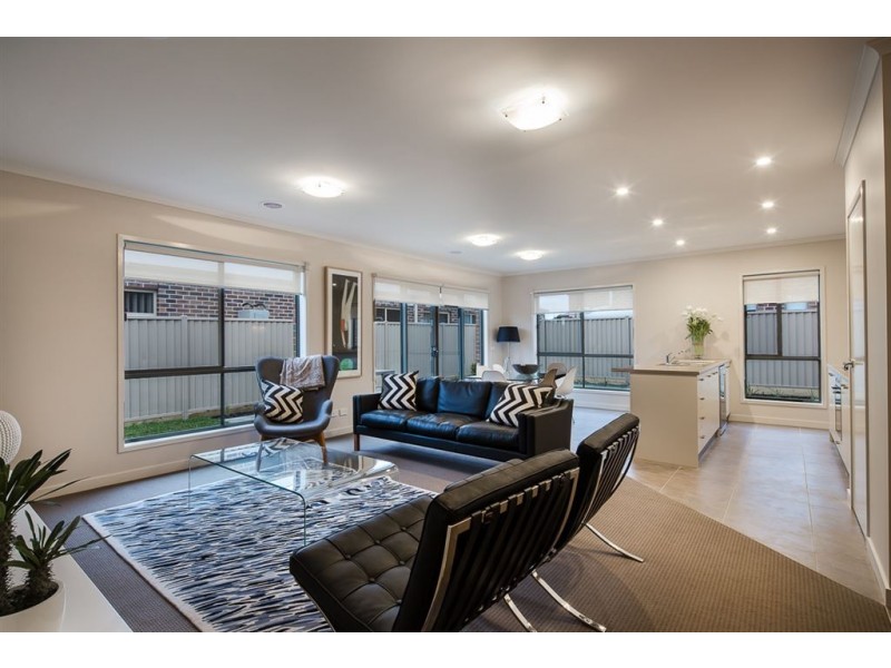 72 Ascot Gardens Drive, Delacombe VIC 3356