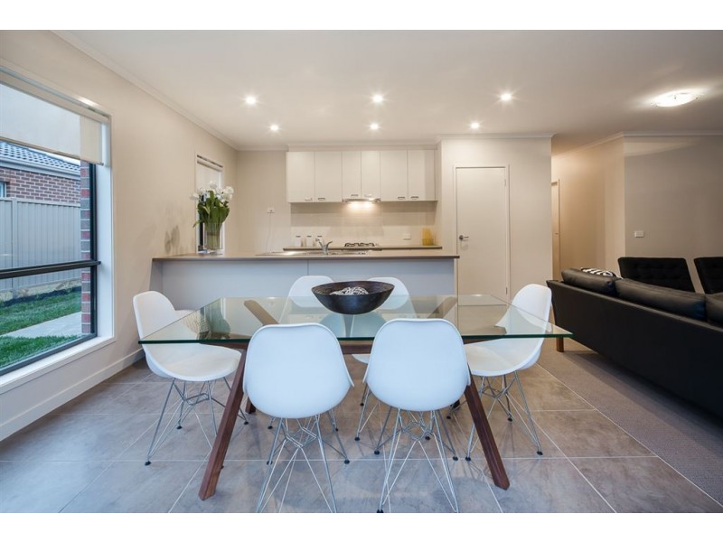 72 Ascot Gardens Drive, Delacombe VIC 3356