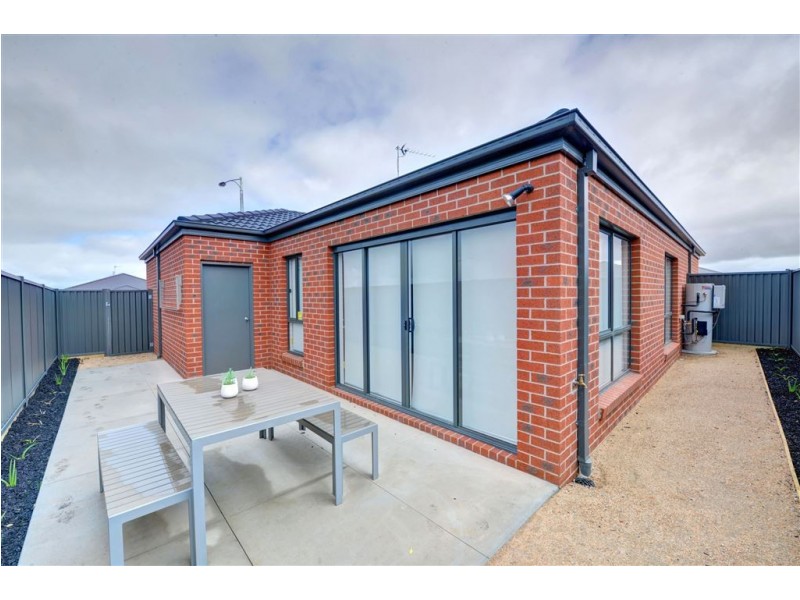 72 Ascot Gardens Drive, Delacombe VIC 3356