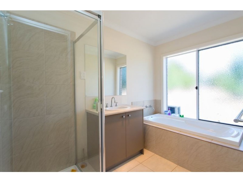 13 Woodlands Road, Enfield VIC 3352