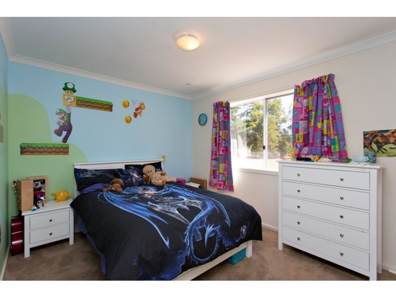 13 Woodlands Road, Enfield VIC 3352