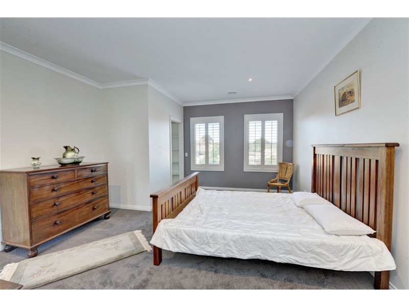 207 Neill Street, Soldiers Hill VIC 3350
