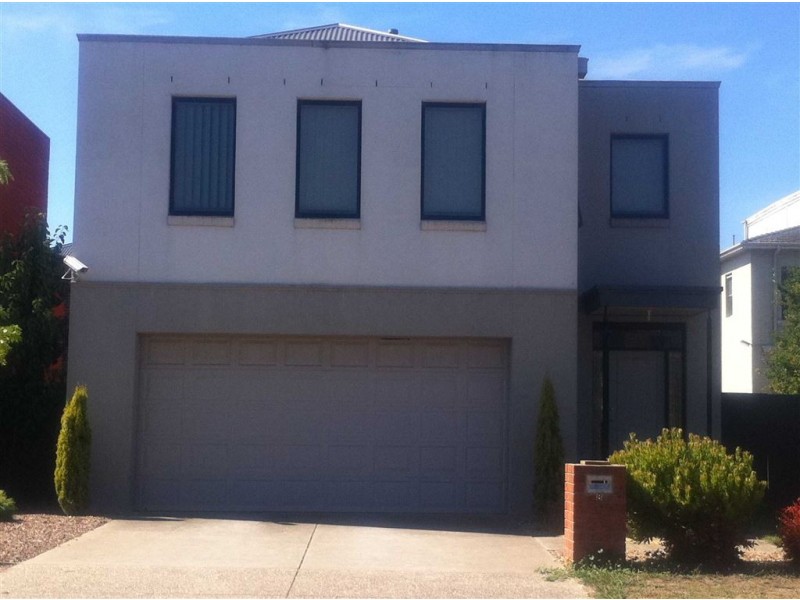 8 Ayrvale Avenue, Lake Gardens VIC 3355