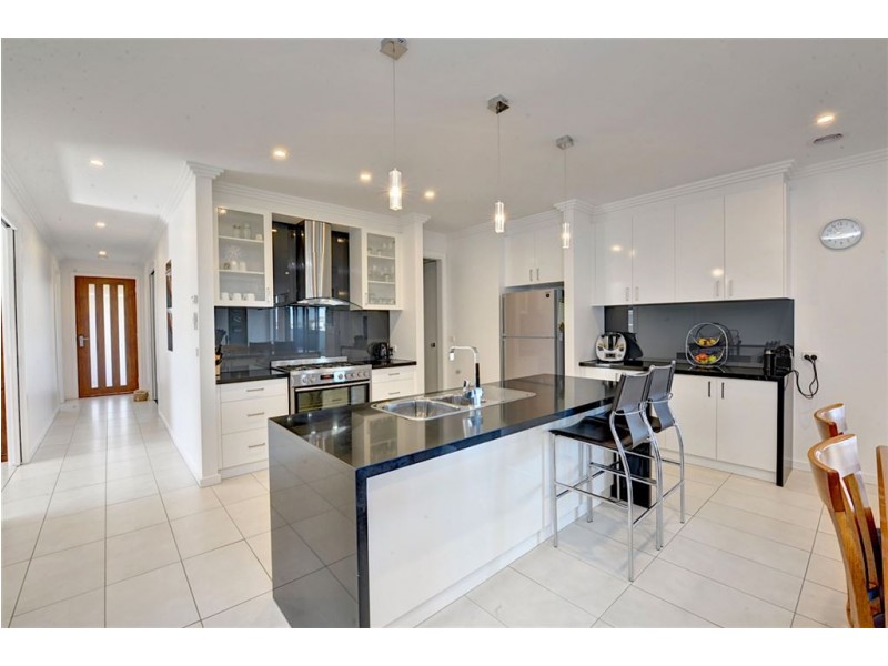 28 Warburton Drive, Alfredton VIC 3350