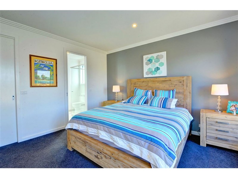 28 Warburton Drive, Alfredton VIC 3350