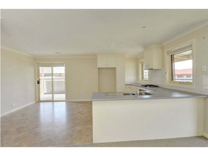 39 Yarra Park Drive, Sebastopol VIC 3356