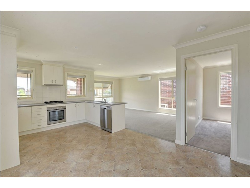 39 Yarra Park Drive, Sebastopol VIC 3356