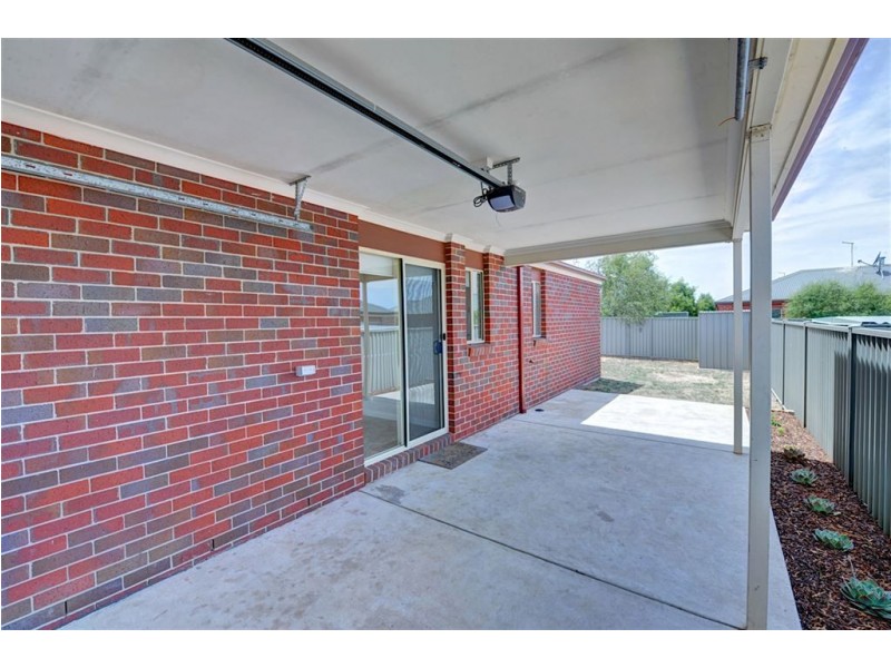 39 Yarra Park Drive, Sebastopol VIC 3356