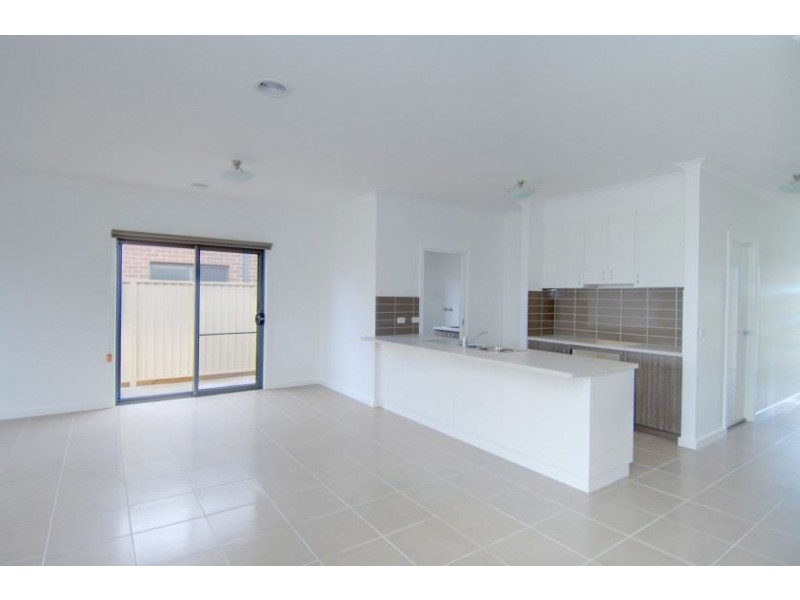 37 Chifley Drive, Delacombe VIC 3356