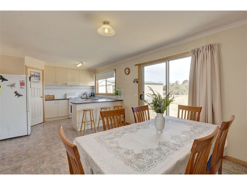 900 Linton-Carngham Road, Snake Valley VIC 3351