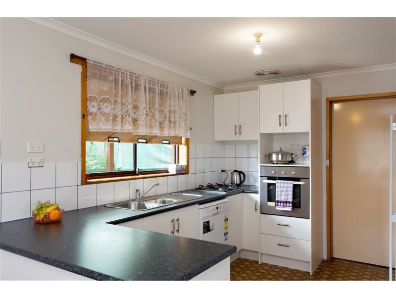 31 McNulty Drive, Wendouree VIC 3355