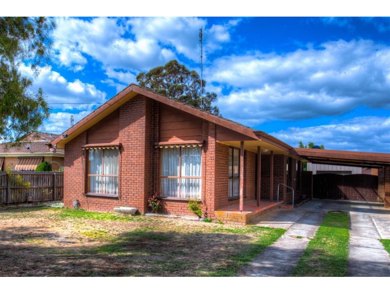 31 McNulty Drive, Wendouree VIC 3355