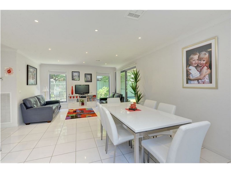 16 Ayrvale Avenue & 5A McPhie Place, Lake Gardens VIC 3355