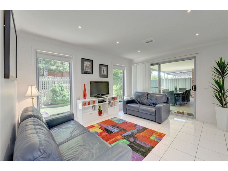 16 Ayrvale Avenue & 5A McPhie Place, Lake Gardens VIC 3355