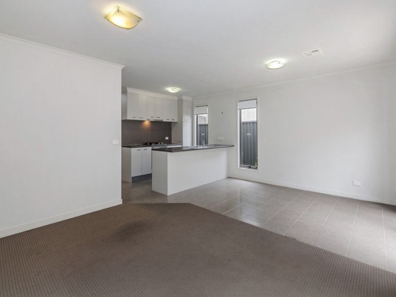 6 Latitude Court, Ballarat East VIC 3350