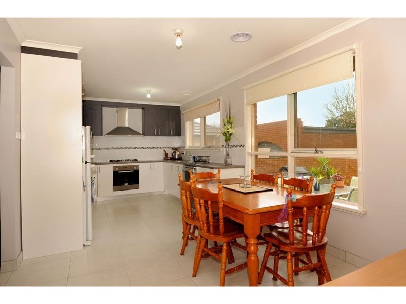 10 Mimosa Avenue, Alfredton VIC 3350