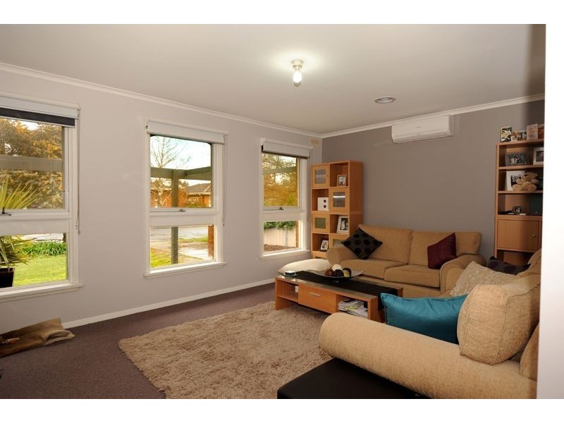 10 Mimosa Avenue, Alfredton VIC 3350