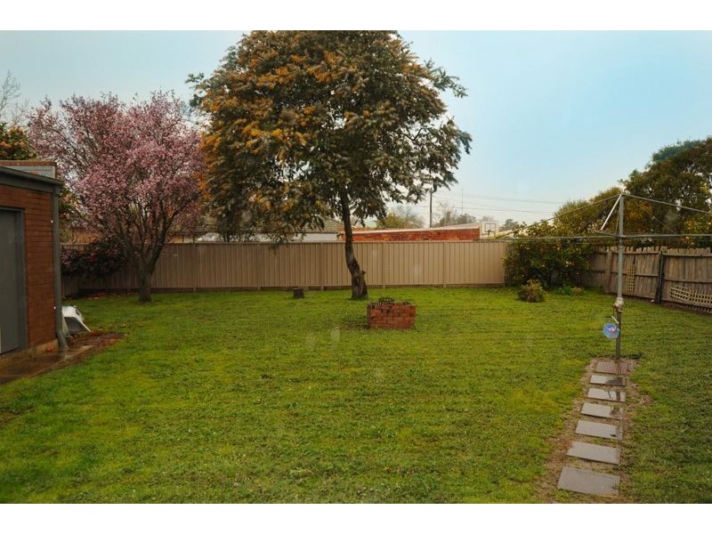 10 Mimosa Avenue, Alfredton VIC 3350
