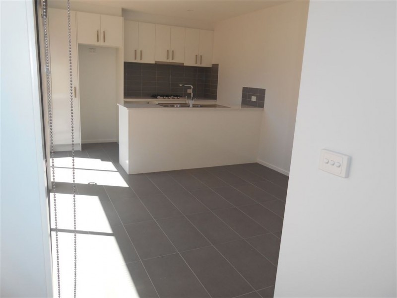 2/23 Gillies Street, Alfredton VIC 3350