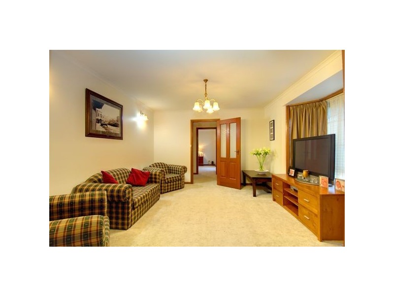 37 Rowan Parade, Wendouree VIC 3355