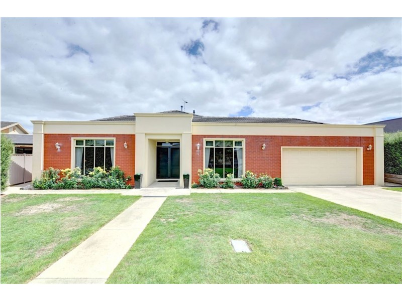 2 Peppertree Court, Alfredton VIC 3350