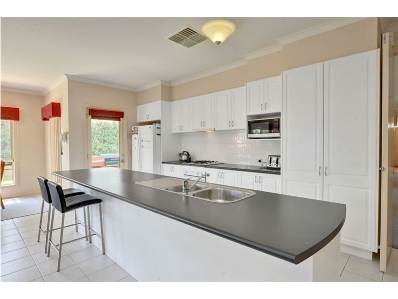 2 Peppertree Court, Alfredton VIC 3350