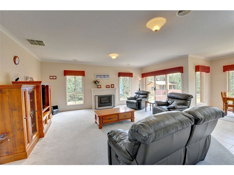 2 Peppertree Court, Alfredton VIC 3350