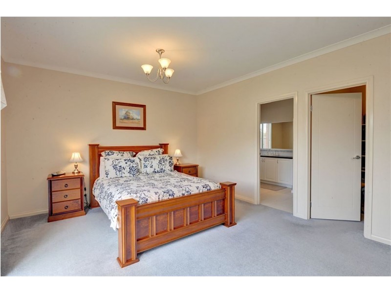 2 Peppertree Court, Alfredton VIC 3350