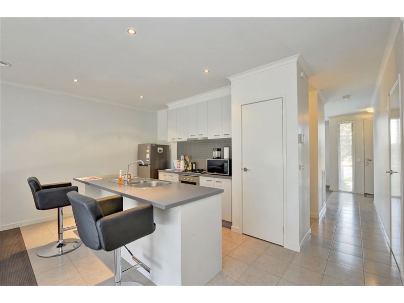 8 Amana Drive, Alfredton VIC 3350