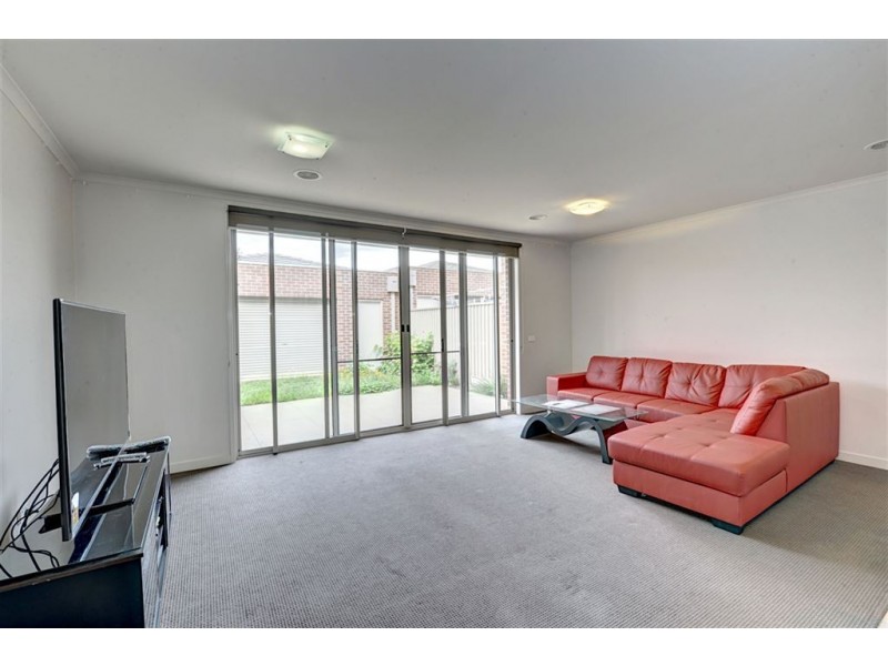 8 Amana Drive, Alfredton VIC 3350