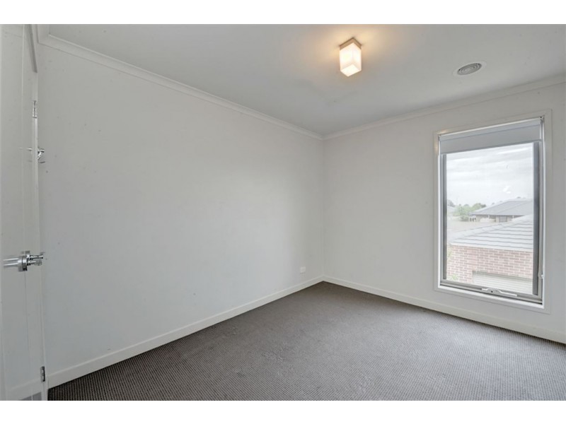 8 Amana Drive, Alfredton VIC 3350