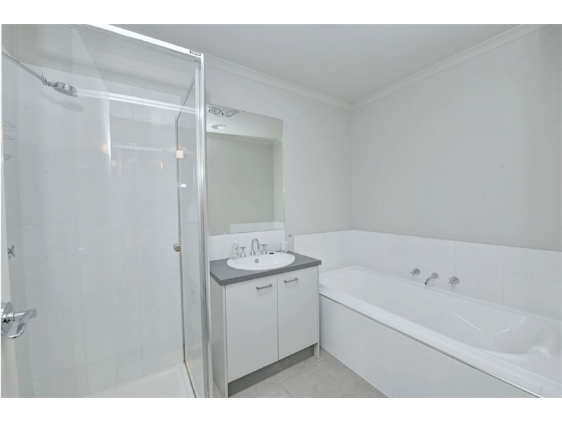 8 Amana Drive, Alfredton VIC 3350