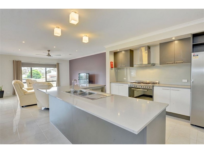 1 Merryweather Place, Buninyong VIC 3357