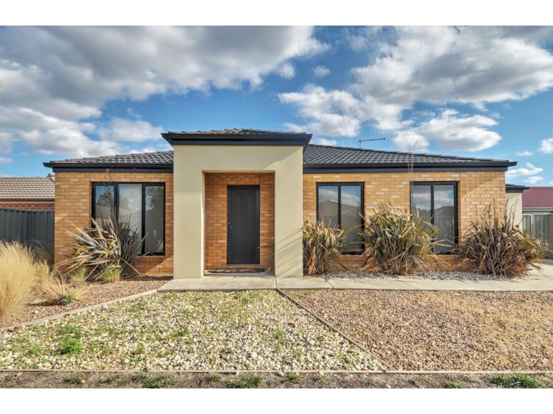 4 Rorey Street, Delacombe VIC 3356