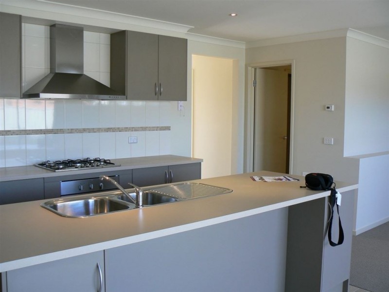 4 Rorey Street, Delacombe VIC 3356