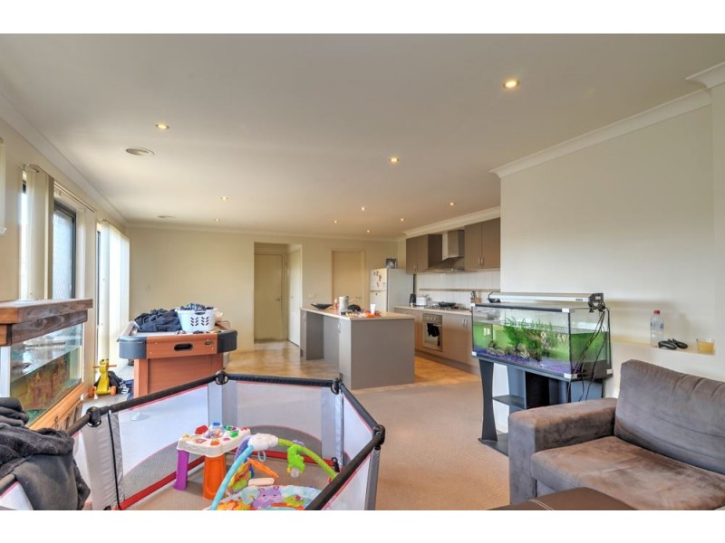 4 Rorey Street, Delacombe VIC 3356