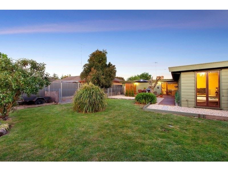 18 Kalioota Street, Alfredton VIC 3350