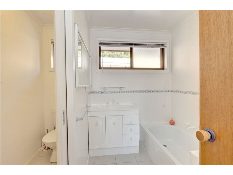 136 Mansfield Avenue, Mount Clear VIC 3350