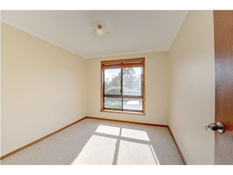 136 Mansfield Avenue, Mount Clear VIC 3350