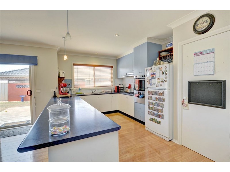 9 Whitely Crescent, Alfredton VIC 3350