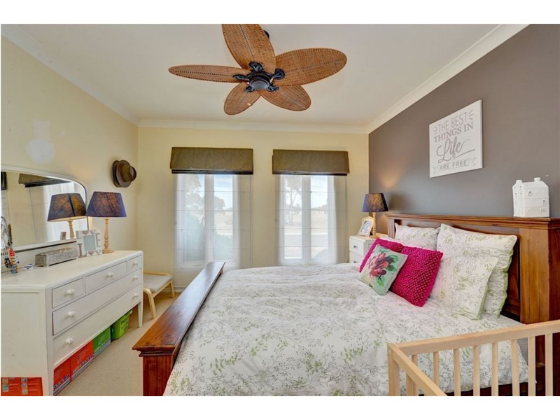 9 Whitely Crescent, Alfredton VIC 3350