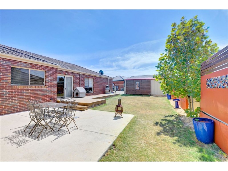 9 Whitely Crescent, Alfredton VIC 3350