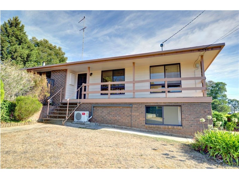 136 Mansfield Ave, Mount Clear VIC 3350