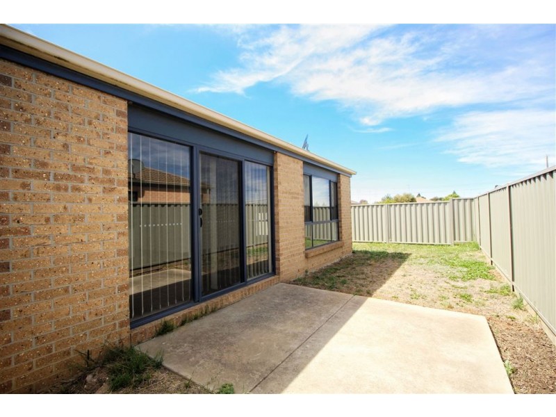 85 McNulty Drive, Wendouree VIC 3355