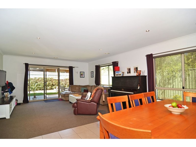 7 Calloway Close, Miners Rest VIC 3352