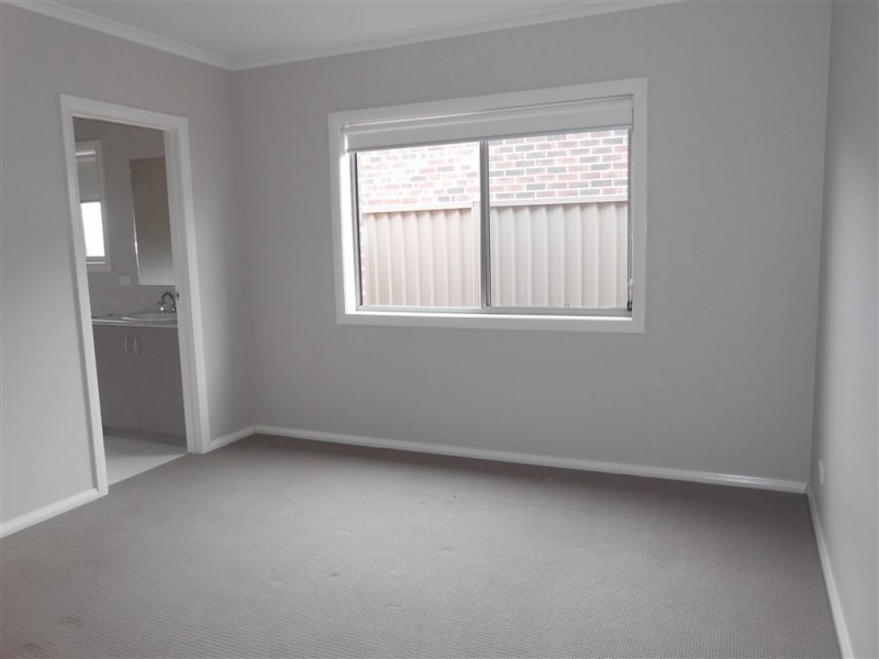 8 Duchess Drive, Delacombe VIC 3356